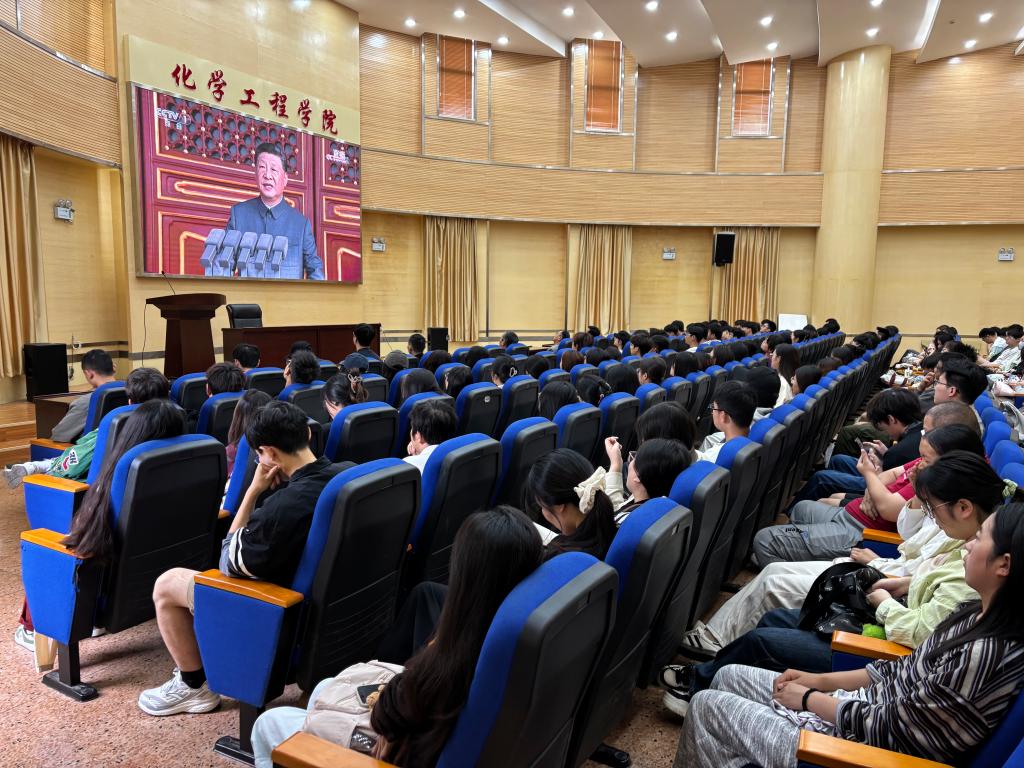 独播库
组织师生观看纪念中国人民抗日战争暨世界反法西斯战争胜利80周年大会盛况