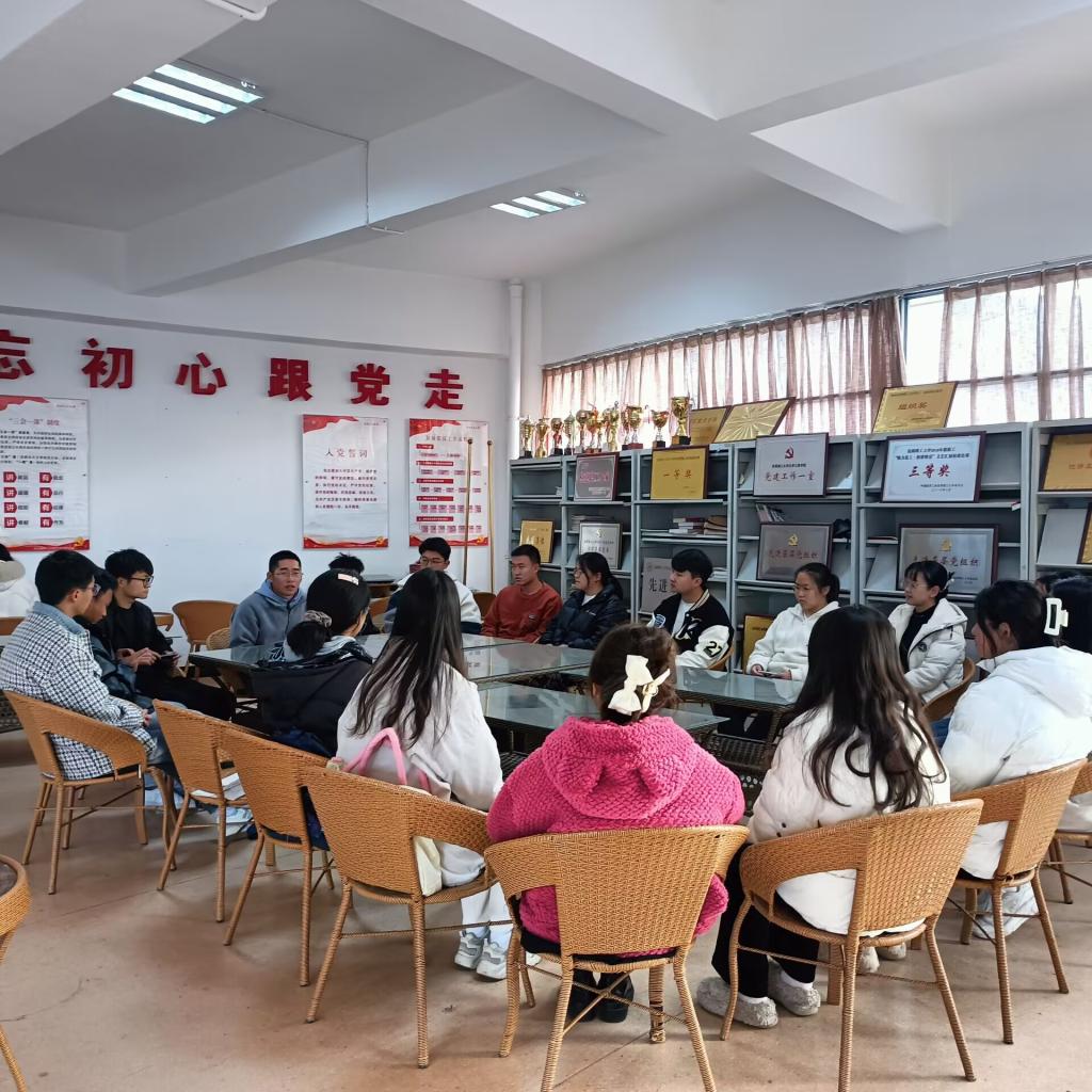 独播库
学生第四党支部开展“学雷锋”实践活动