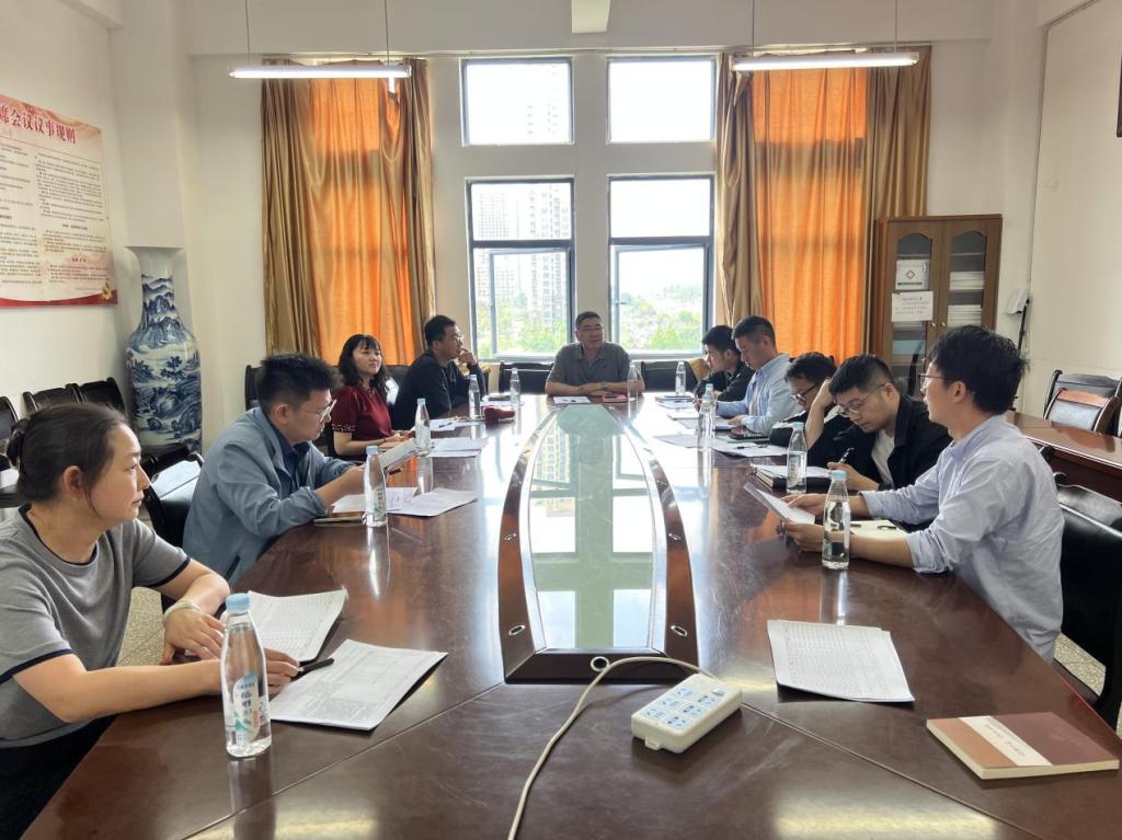 独播库
举办"赋能·对话·共情"班主任工作沙龙